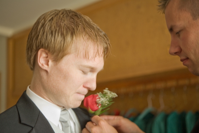 calgary_wedding_candid_heatherandryan_4.jpg