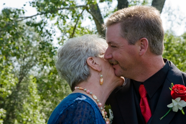 calgary_wedding_candid_kerriandjames_57.jpg