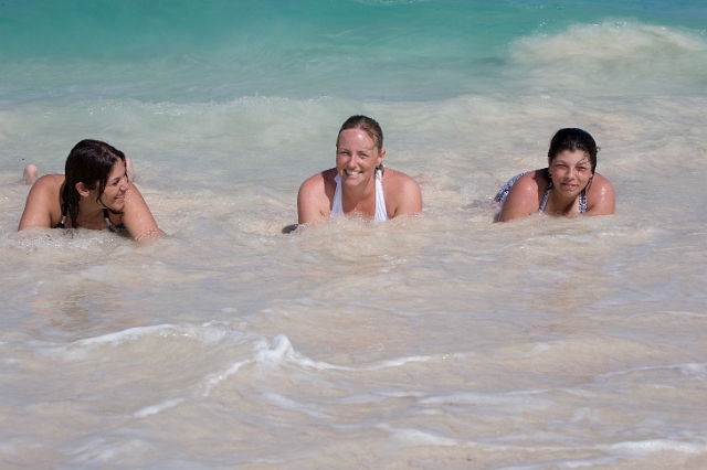 dominican_republic_beach_weddingparty_philandrenae_7.jpg