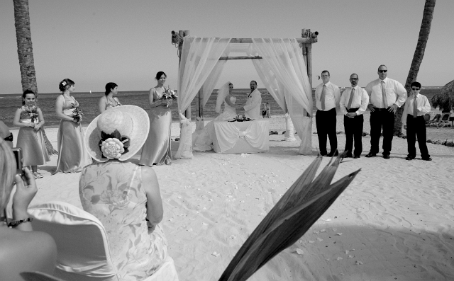 dominican_republic_ceremony_gettingready_candid_philandrenae_33.jpg