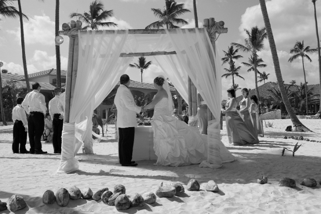 dominican_republic_ceremony_gettingready_candid_philandrenae_36.jpg