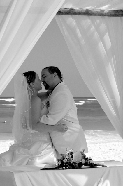 dominican_republic_ceremony_gettingready_candid_philandrenae_41.jpg