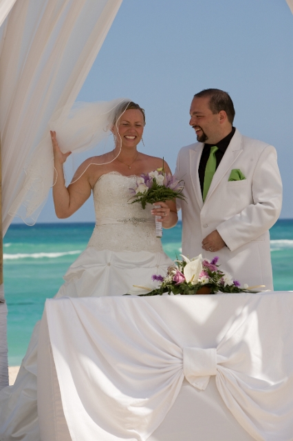dominican_republic_ceremony_gettingready_candid_philandrenae_57.jpg
