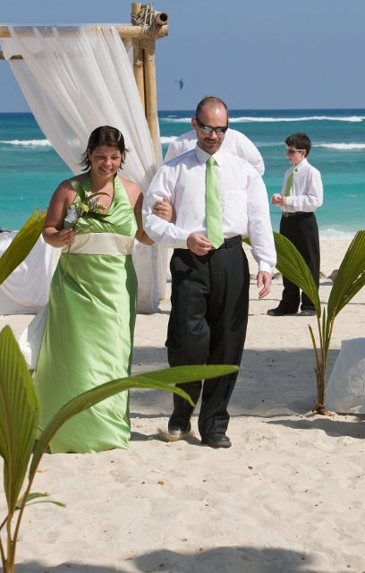 dominican_republic_ceremony_gettingready_candid_philandrenae_66.jpg