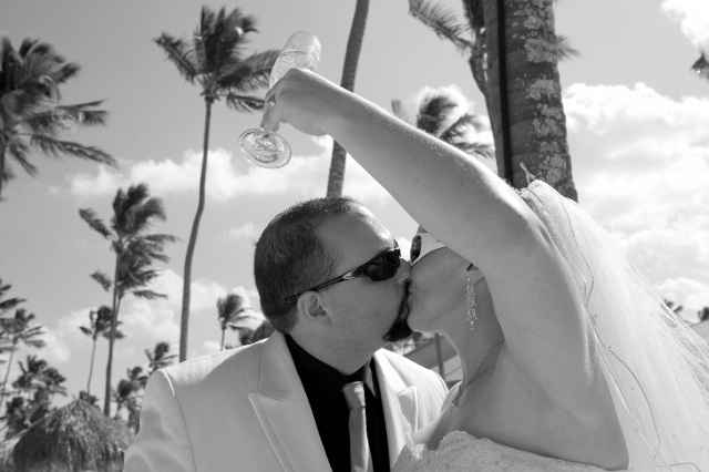 dominican_republic_ceremony_gettingready_candid_philandrenae_92.jpg